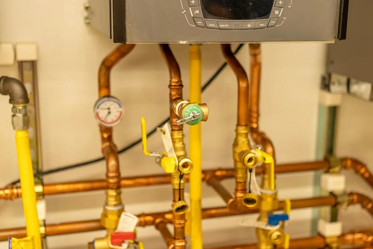 Licensed technician providing Pipe Repair for a homeowner in Putnam